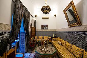 Room in B&B - Riad Authentic Palace & Spa - Bassatine