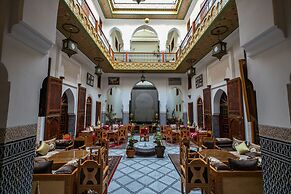 Room in B&B - Riad Authentic Palace & Spa - Bassatine