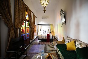 Room in B&B - Riad Authentic Palace & Spa - Bassatine