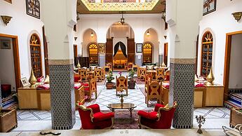 Room in B&B - Riad Authentic Palace & Spa - Bassatine