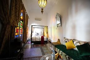 Room in B&B - Riad Authentic Palace & Spa - Bassatine
