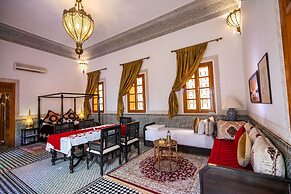 Room in B&B - Riad Authentic Palace & Spa - Bassatine