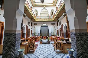 Room in B&B - Riad Authentic Palace & Spa - Bassatine
