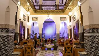 Room in B&B - Riad Authentic Palace & Spa - Bassatine