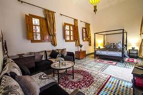 Room in B&B - Riad Authentic Palace & Spa - Suite Al Ambra