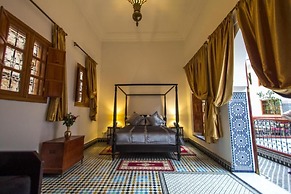 Room in B&B - Riad Authentic Palace & Spa - Suite Al Ambra