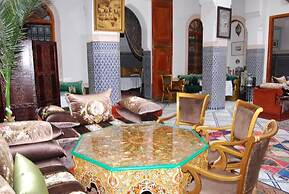 Room in B&B - Riad Authentic Palace & Spa - Kenza