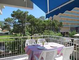 Space and Comfort With Private Beach Place