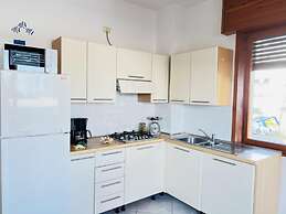 Comfortable Flat a few Steps From the Beach