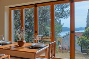 Holiday House in Pula 30 m From the sea