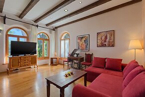 Holiday House in Pula 30 m From the sea