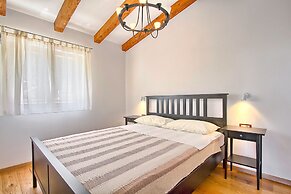 Holiday House in Pula 30 m From the sea