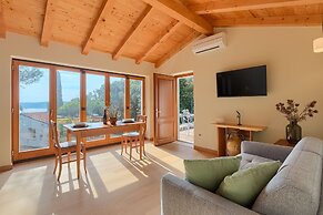 Holiday House in Pula 30 m From the sea