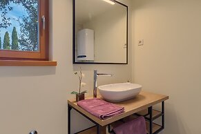 Holiday House in Pula 30 m From the sea