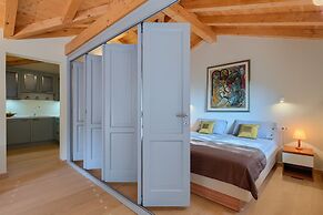 Holiday House in Pula 30 m From the sea