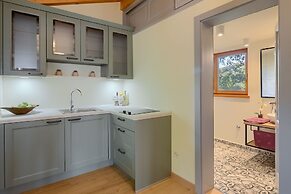 Holiday House in Pula 30 m From the sea