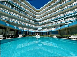 Gorgeous Studio With Shared Pool and Terrace