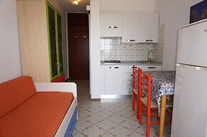 Gorgeous Studio With Shared Pool and Terrace