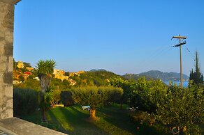 House Lemoni, Apartment A With Terrace and Balcony - Pelekas, Corfu