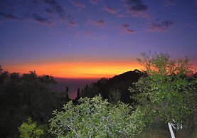 House Lemoni, Apartment A With Terrace and Balcony - Pelekas, Corfu