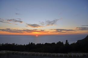 House Lemoni, Apartment A With Terrace and Balcony - Pelekas, Corfu