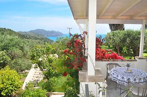 House Lemoni, Apartment A With Terrace and Balcony - Pelekas, Corfu