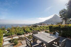 Camps Bay One Bedroom Apartment - Luxury Stay With sea View!