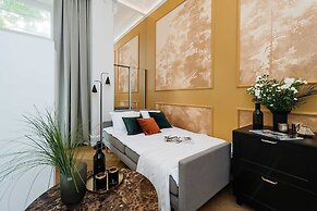 Louvre Studios - LoftAffair