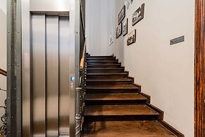 Louvre Studios - LoftAffair