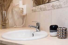 Louvre Studios - LoftAffair