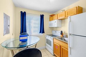 Oak Shores Studio 13