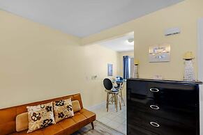 Oak Shores Studio 13