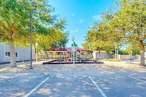 Oak Shores Studio 13