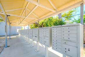 Oak Shores Studio 13