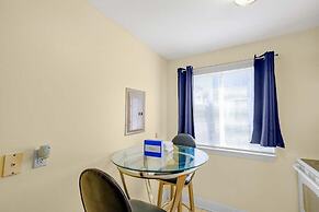 Oak Shores Studio 13