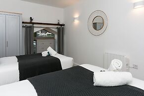 Strawberry Line, Flat 1