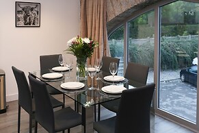 Strawberry Line, Flat 1