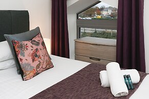 Strawberry Line, Flat 1