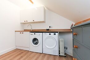 Strawberry Line, Flat 1