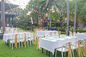 Holiday Ao Nang Beach Resort Krabi