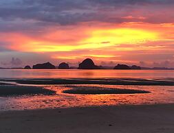 Holiday Ao Nang Beach Resort Krabi