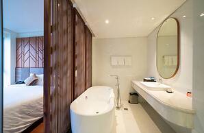 Northern Charm Hotel