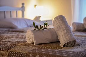 Villa Litsa Large Private Pool Walk to Beach Sea Views A C Wifi