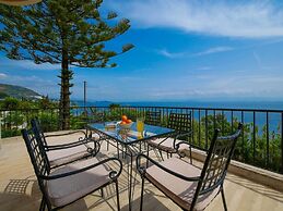 Villa Litsa Large Private Pool Walk to Beach Sea Views A C Wifi