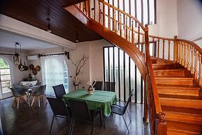 Villa Litsa Large Private Pool Walk to Beach Sea Views A C Wifi