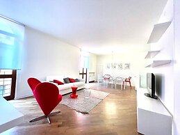 Large modern 2-storey house in the heart of Verona