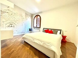 Large modern 2-storey house in the heart of Verona