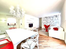 Large modern 2-storey house in the heart of Verona