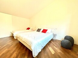 Large modern 2-storey house in the heart of Verona