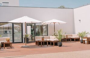 Hotel BFRESH - Pool - Fitness - Padel - By Oporto Collection - Private